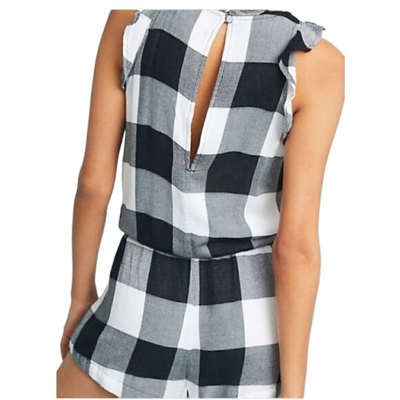 Cloth And Stone 📦 - Picture 2 of 8